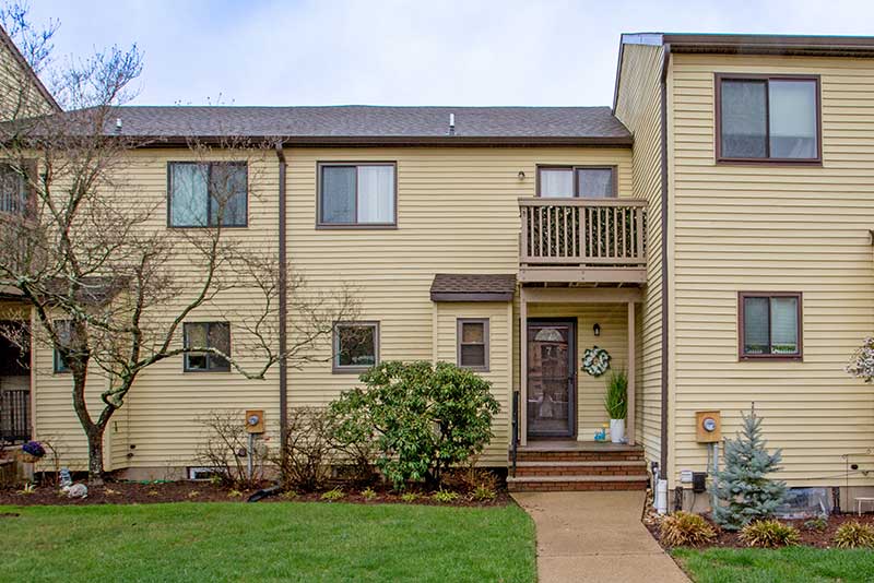 7 LAKE COURT,
FLEMINGTON, NJ 