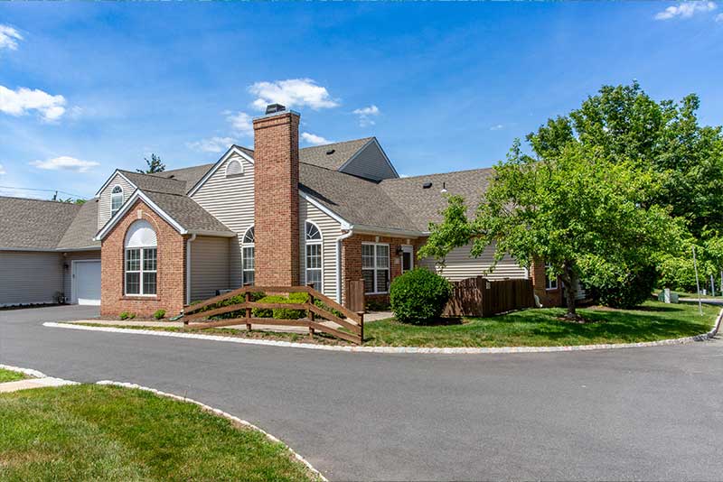 18 Woolsey Ct, Pennington, NJ